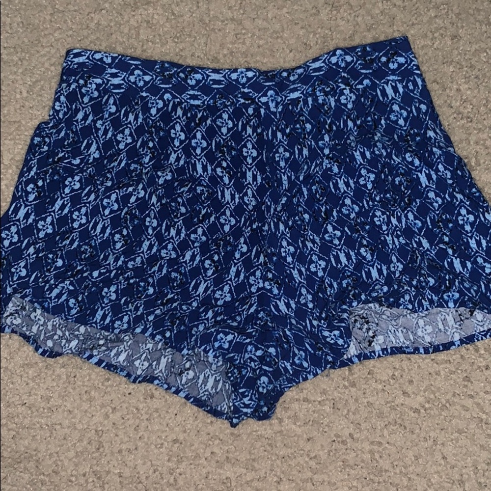forever 21 blue print flowy shorts